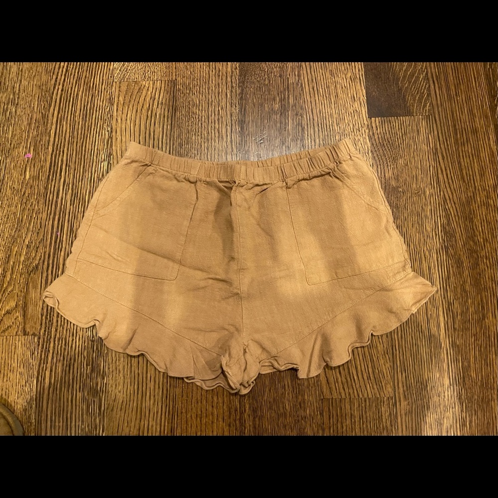 VICI tan ruffle shorts